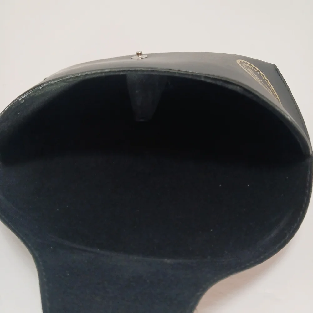 RAY-BAN Black/Brown Sunglasses Case Like New